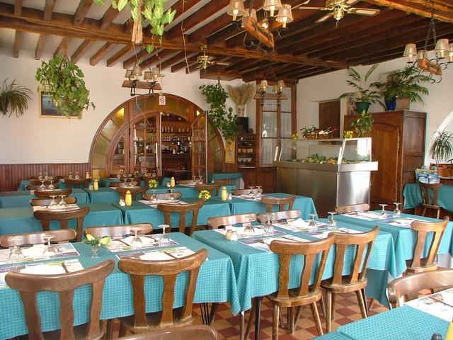 Hotel De La Place Germigny-des-Prés 외부 사진