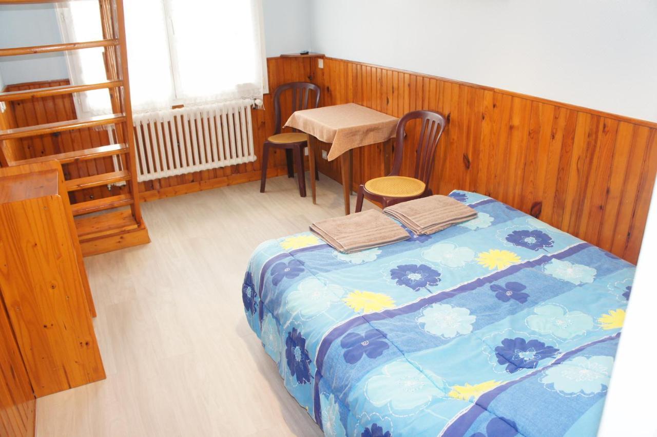 Hotel De La Place Germigny-des-Prés 외부 사진