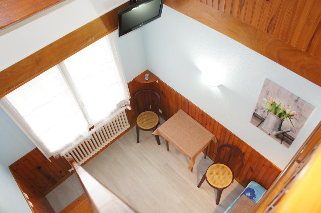 Hotel De La Place Germigny-des-Prés 외부 사진