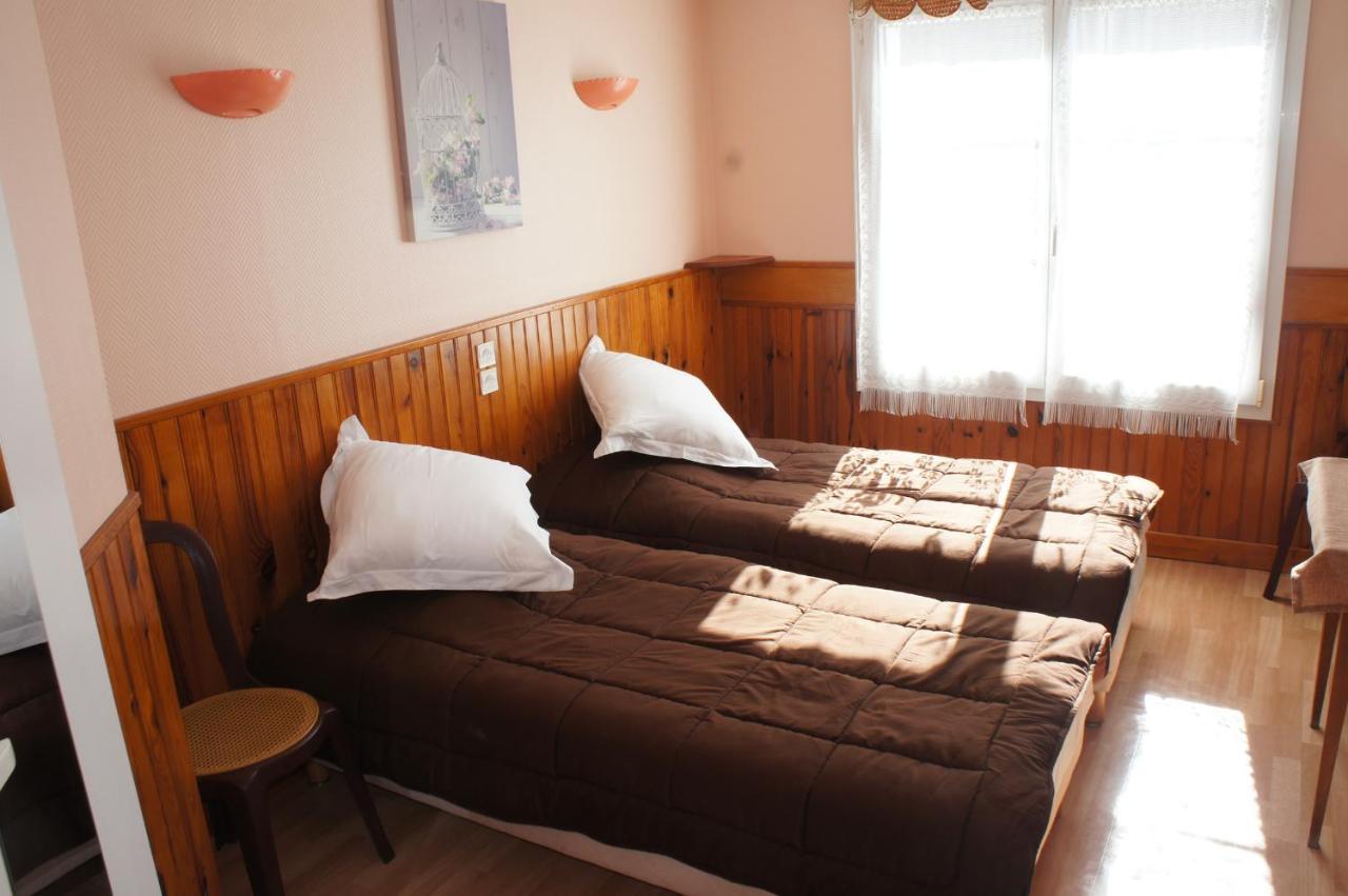 Hotel De La Place Germigny-des-Prés 외부 사진