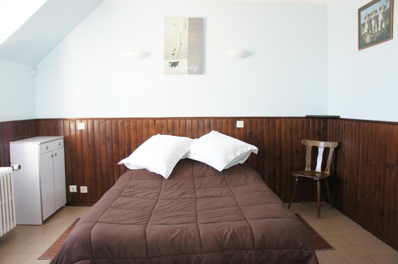 Hotel De La Place Germigny-des-Prés 외부 사진