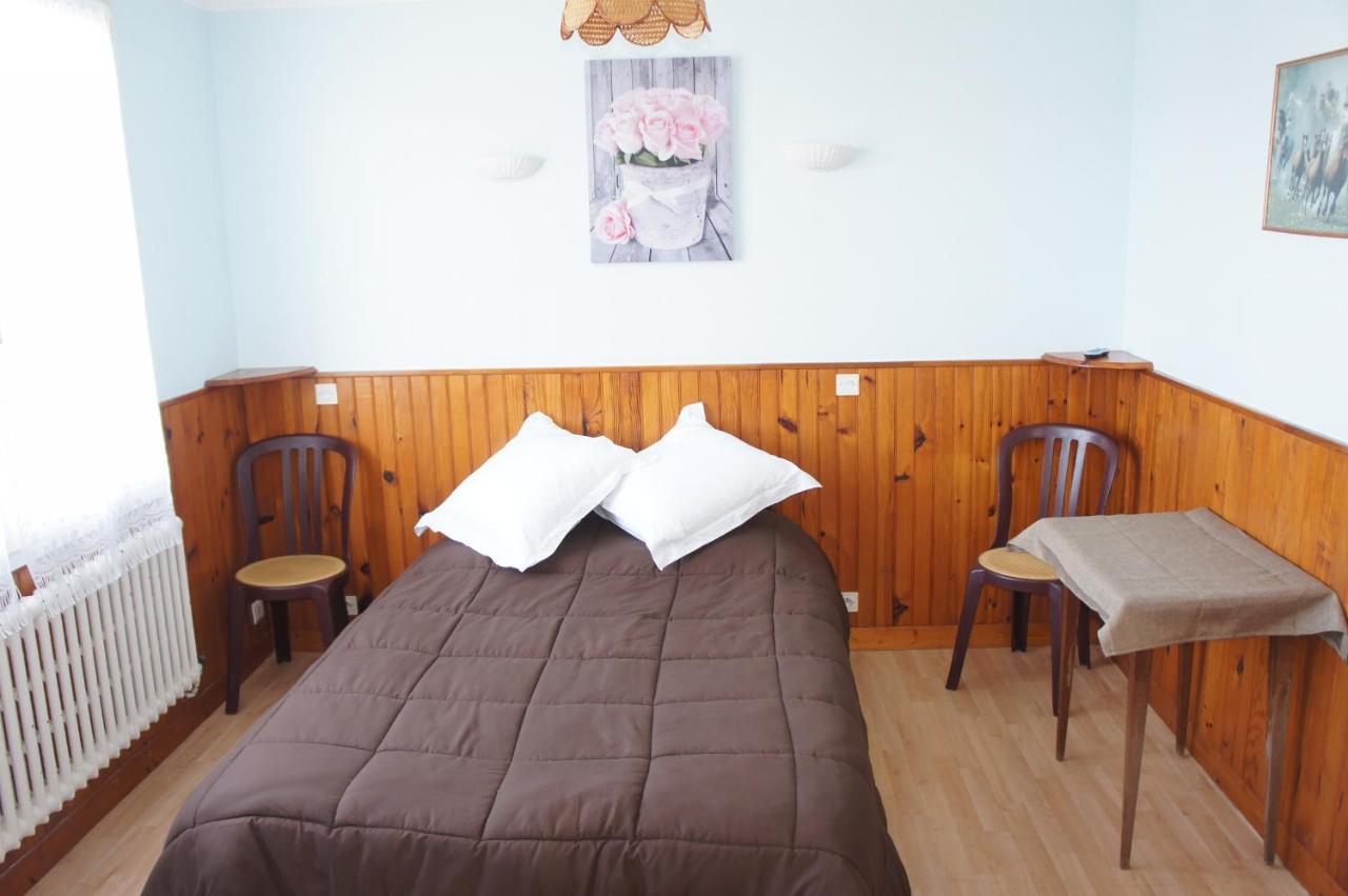 Hotel De La Place Germigny-des-Prés 외부 사진